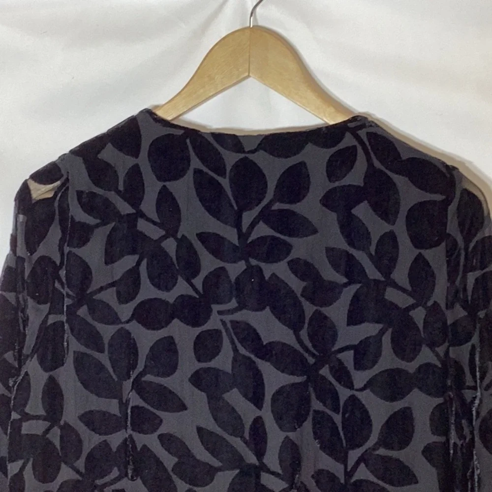 GRETCHEN SCOTT Ursula Swing Dress
- Luxe Leaf Velvet Black Size Medium - Picture 12 of 14